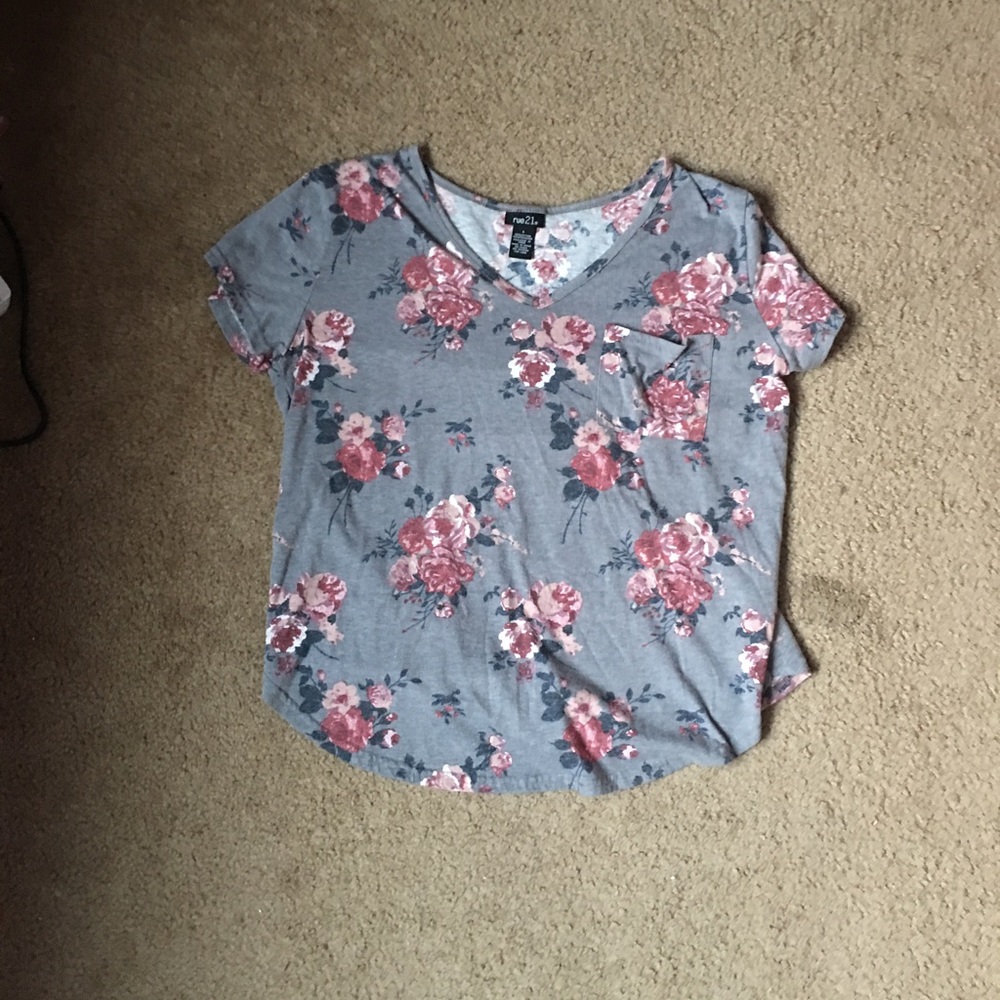 Rue 21 floral t-shirt